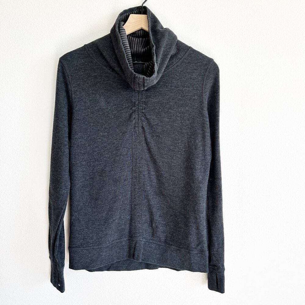 Lululemon In a Cinch Reversible Sweatshirt S Gray Stripe Cowl Neck